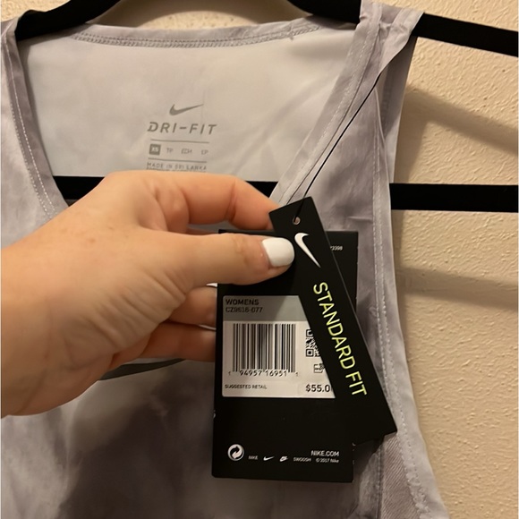 NWT // Nike Women’s Running Tank - Picture 9 of 9